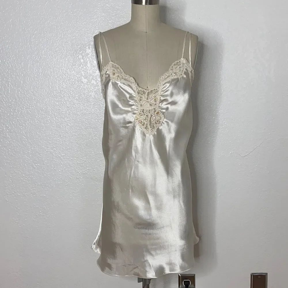 Vintage Victoria’s Secret ivory nightgown babydoll